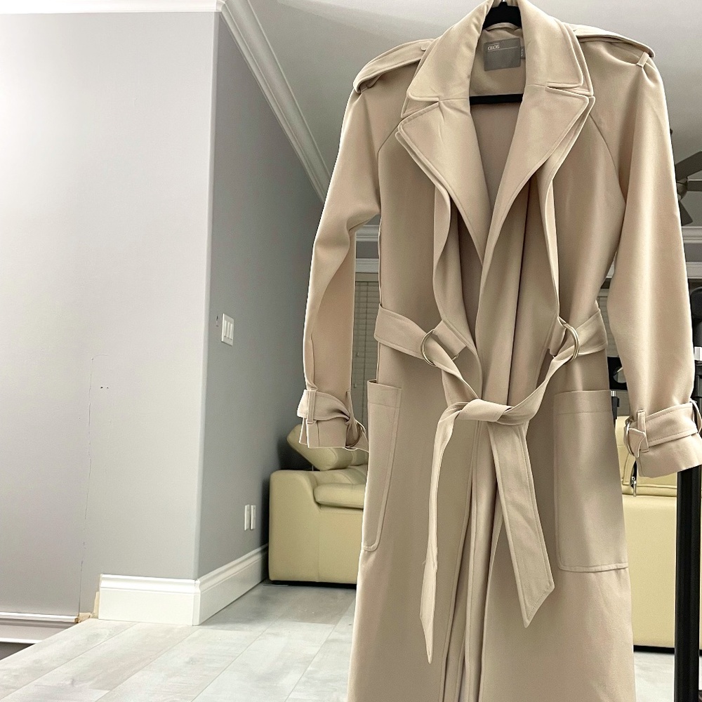 🇬🇧 floor length ASOS light beige trench coat with deep pockets and buckles